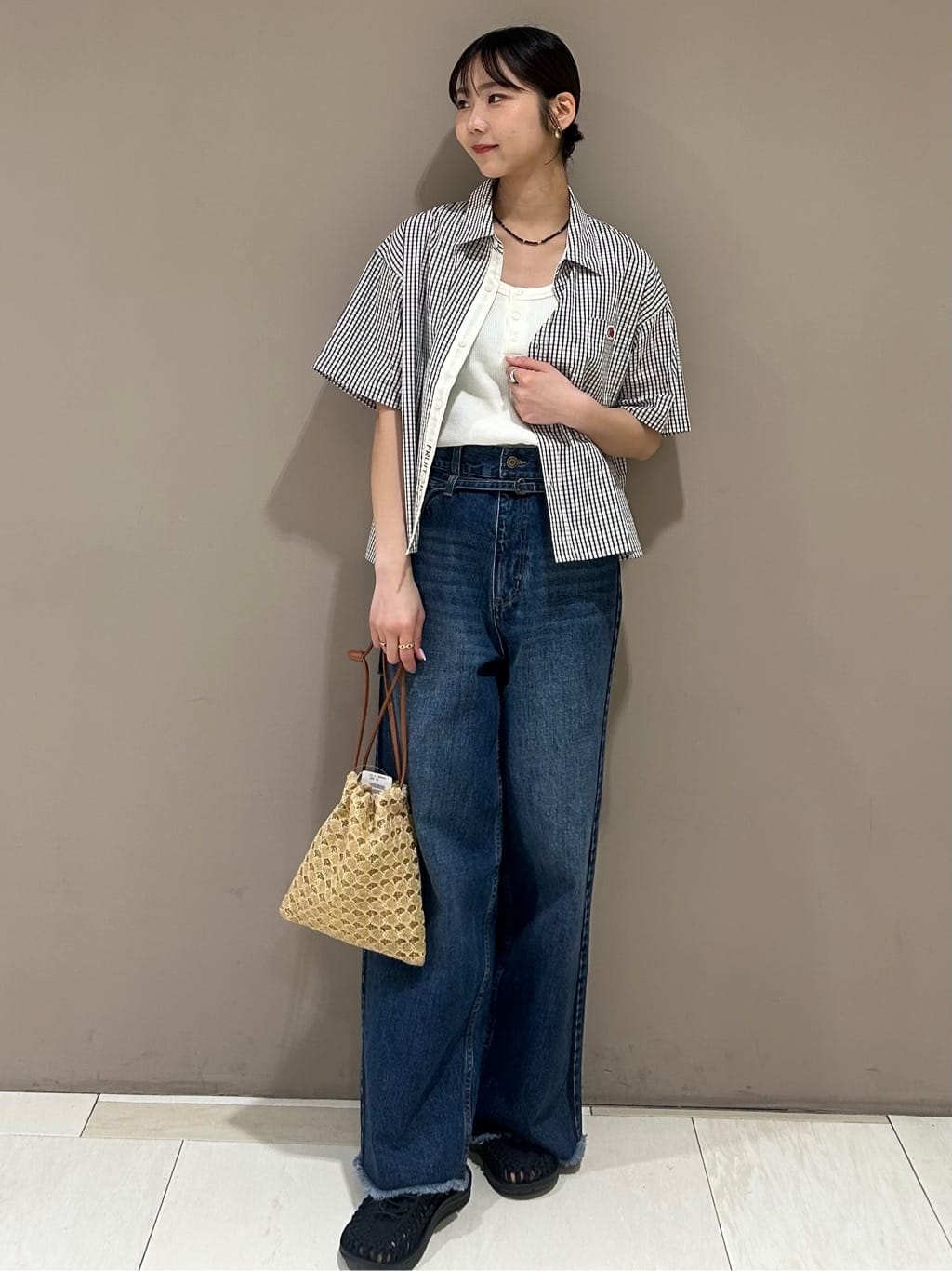 FREAK’S STOREの別注 マルチストライプ半袖ショートシャツを使ったコーディネートを紹介します。｜Rakuten Fashion(楽天ファッション／旧楽天ブランドアベニュー)7060774