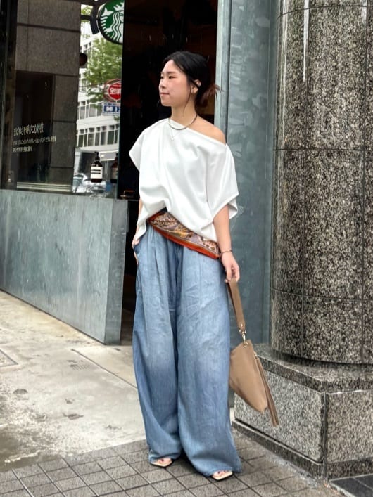 GALLARDAGALANTEの<Oggi 6月号掲載アイテム>【夏でも快適】シアーデニムパンツを使ったコーディネートを紹介します。｜Rakuten Fashion(楽天ファッション／旧楽天ブランドアベニュー)7061497
