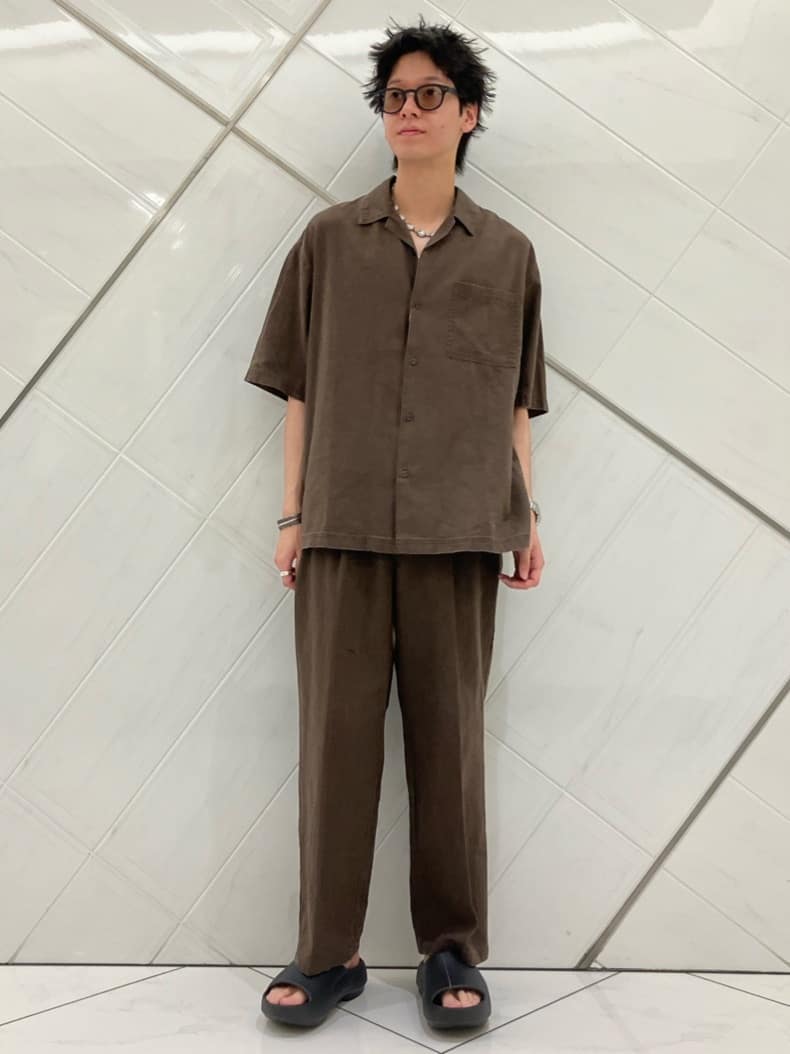 FREAK’S STOREのLINEN COTTON OPEN COLLAR SS SHIRTを使ったコーディネートを紹介します。｜Rakuten Fashion(楽天ファッション／旧楽天ブランドアベニュー)7063077
