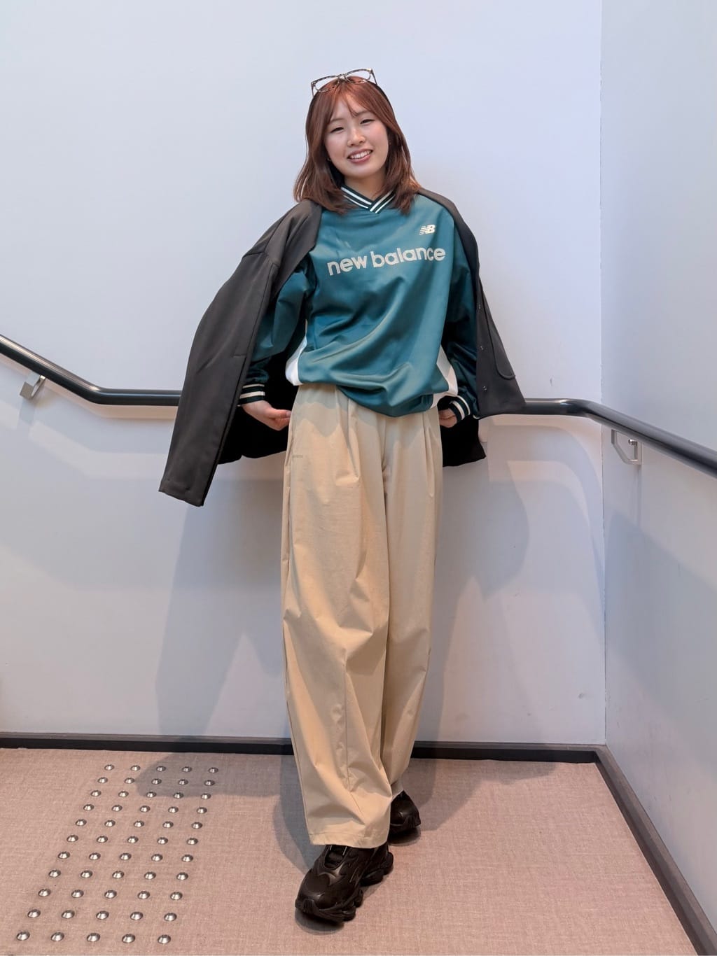 New Balance | サテンウーブンプルオーバー | Rakuten Fashion(楽天