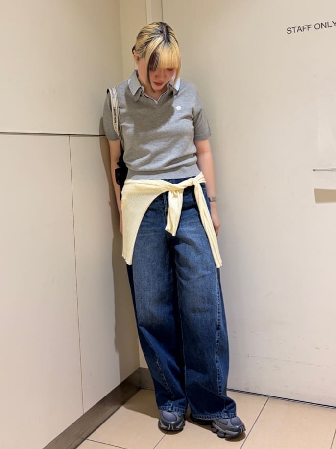 FREAK’S STOREのシンチバックデニムパンツを使ったコーディネートを紹介します。｜Rakuten Fashion(楽天ファッション／旧楽天ブランドアベニュー)7064246