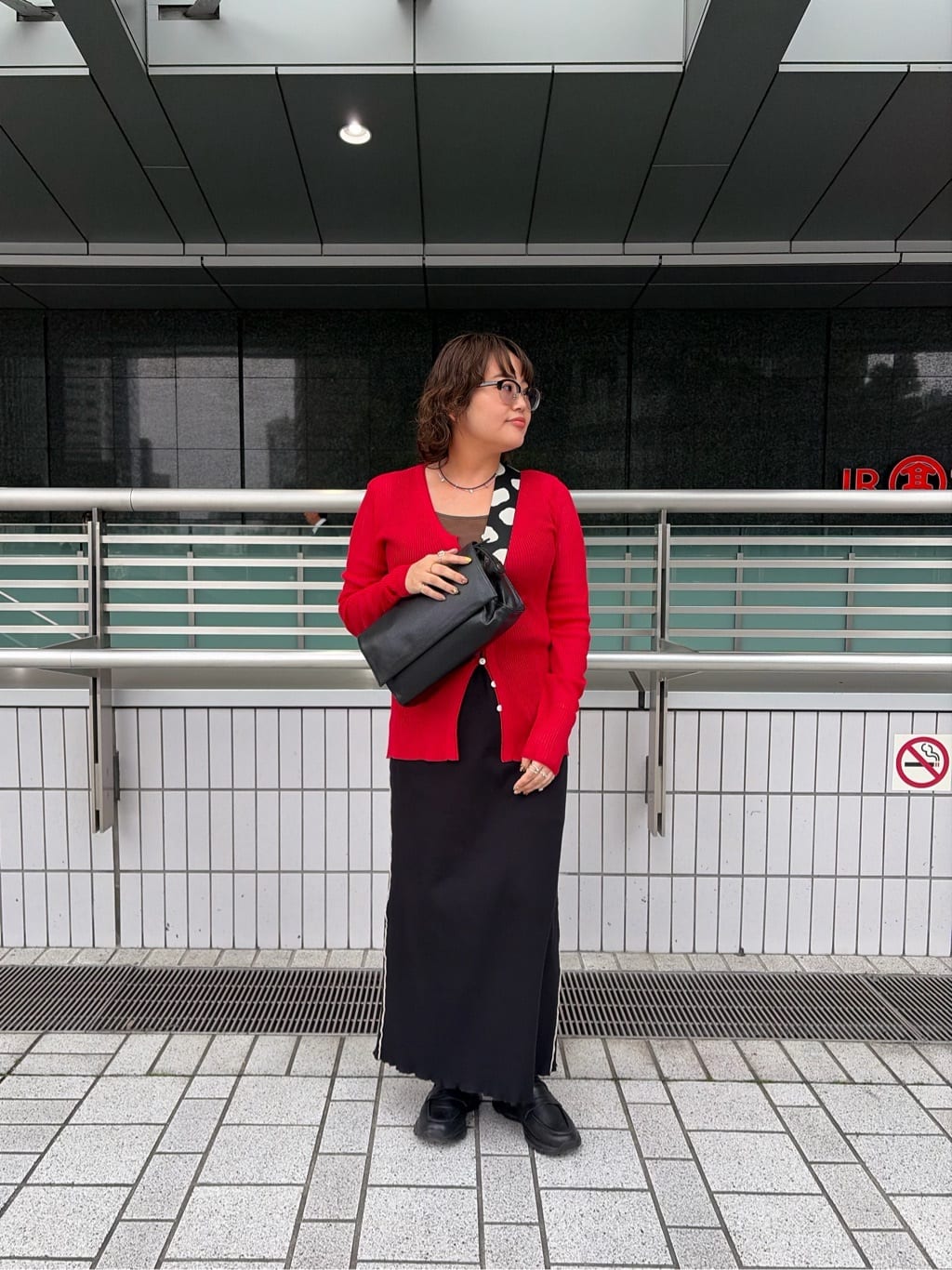 ear PAPILLONNERの《uchida企画》Vネックリブカーディガン【SUM1 STYLE】を使ったコーディネートを紹介します。｜Rakuten Fashion(楽天ファッション／旧楽天ブランドアベニュー)7064548