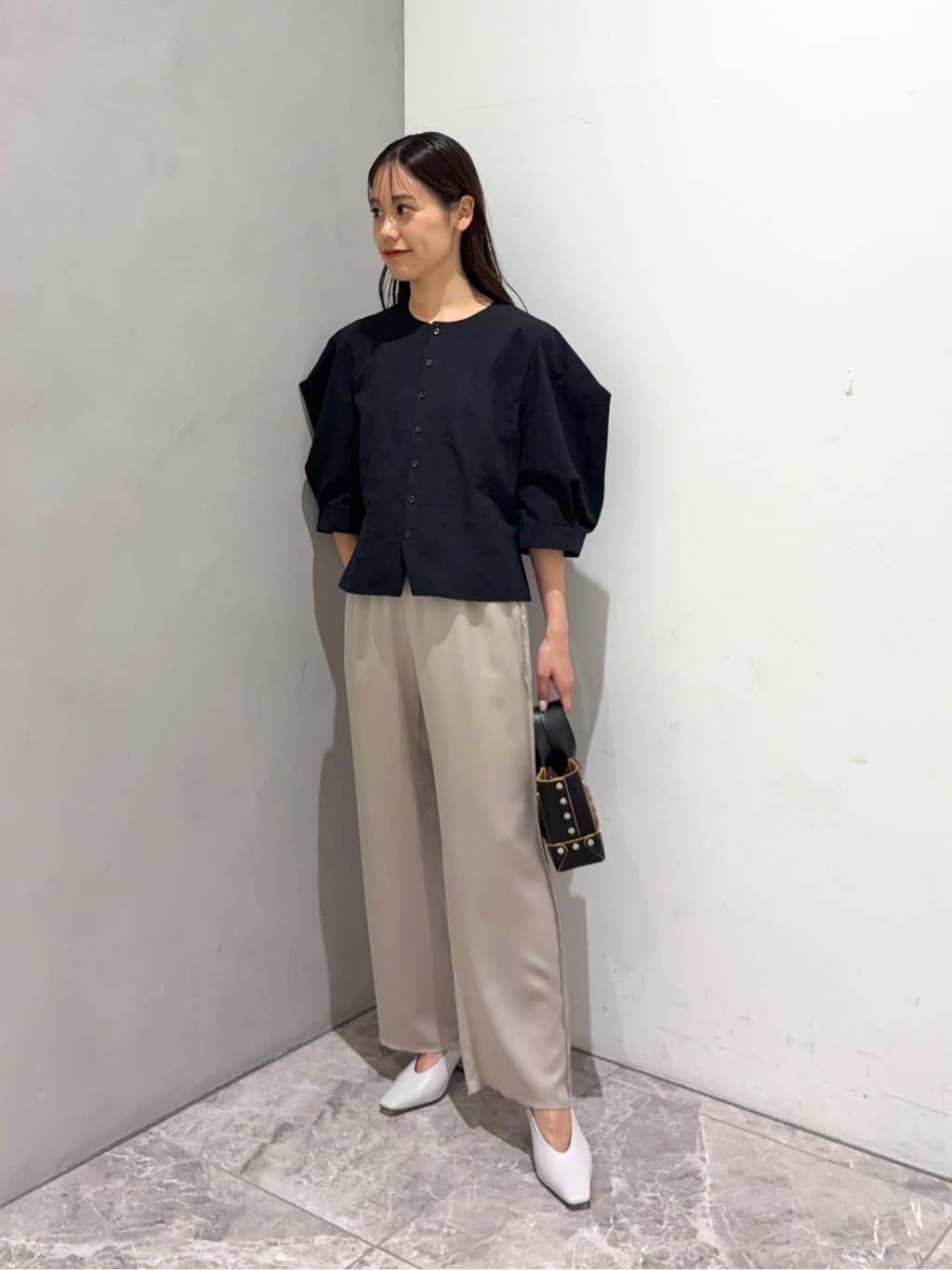 完売品＜conte＞レース ジップ Vネックブラウス UNITED ARROWS | <conte>レース ジップ Vネックブラウス | Rakuten