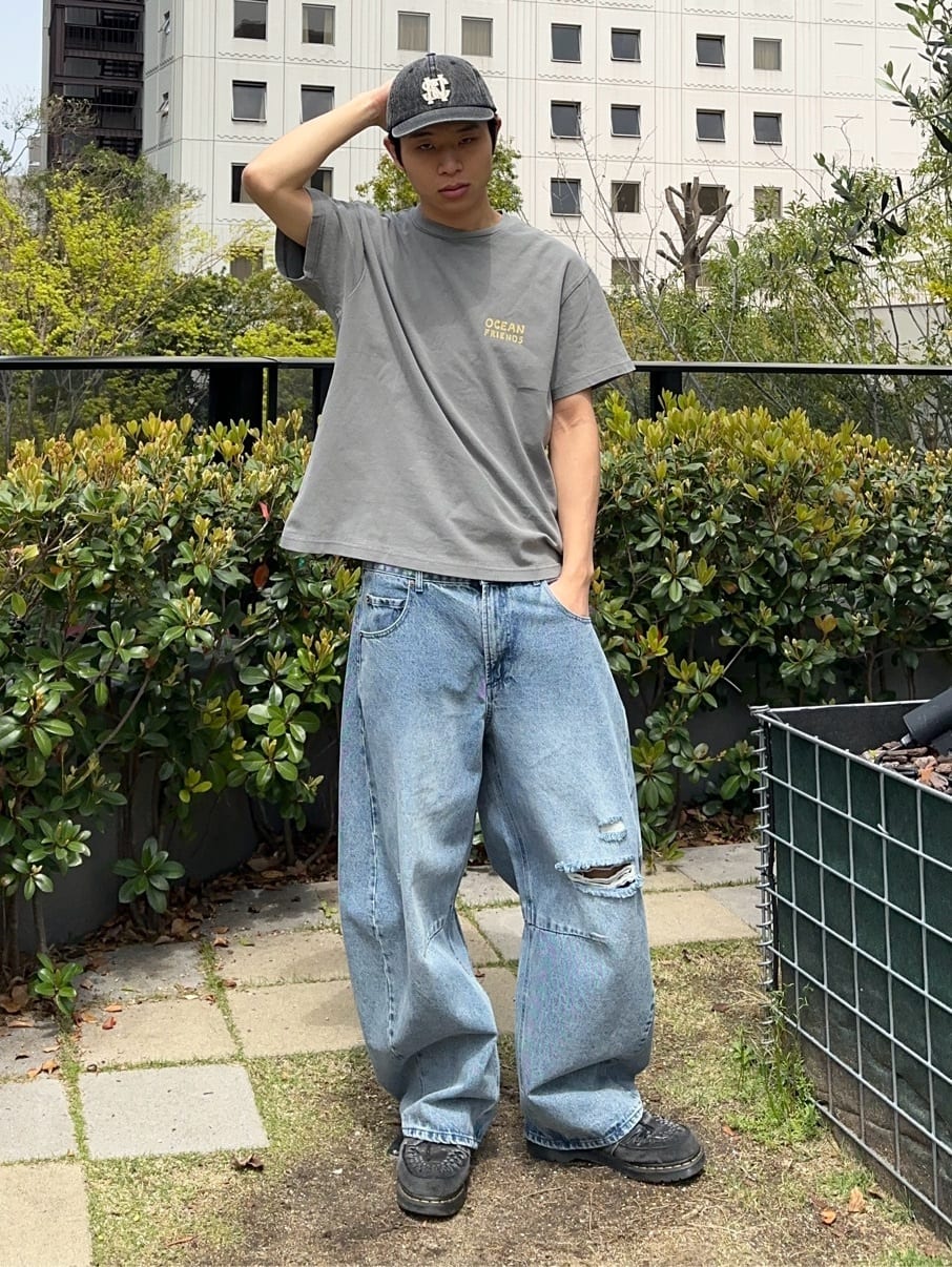 FREAK’S STOREのワイドシルエット カーブ デニムパンツ 25AWを使ったコーディネートを紹介します。｜Rakuten Fashion(楽天ファッション／旧楽天ブランドアベニュー)7066543