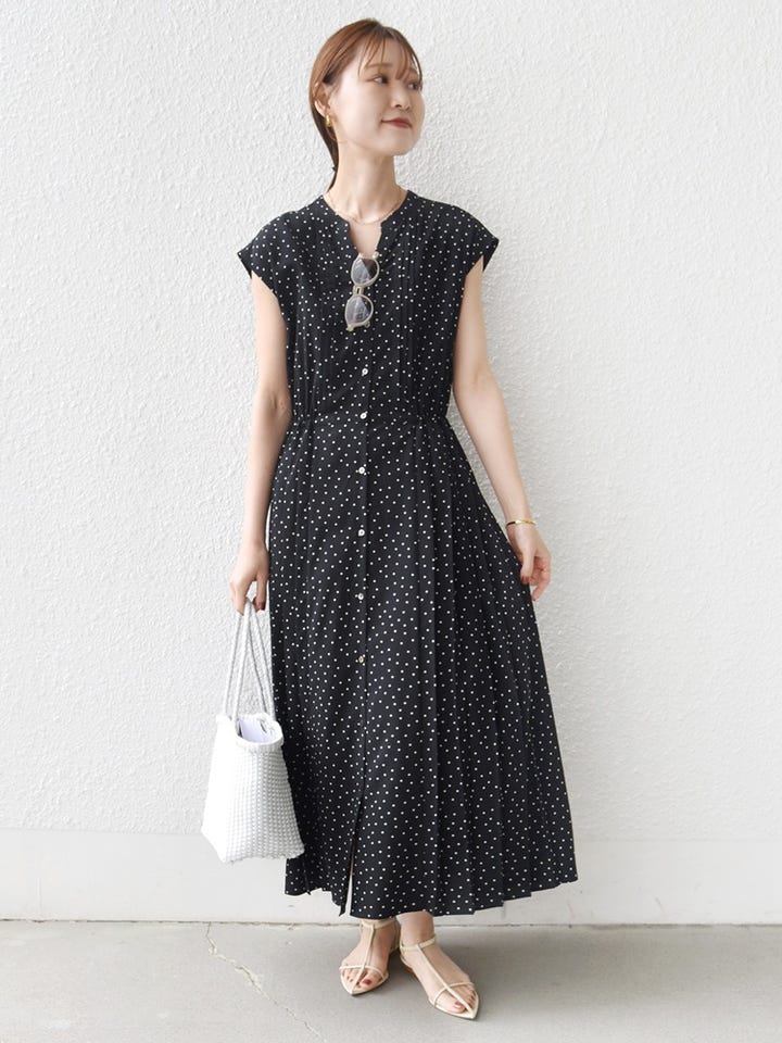 本日限定！【美品】SHIPS ドット サイドプリーツ フレンチスリーブワンピース シップス SHIPS * 〈洗濯機可能〉ドット 花柄 サイド プリーツ
