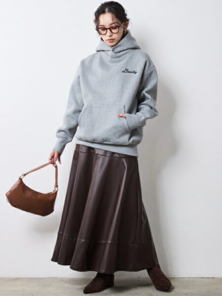 CHIC STYLEの裏起毛フーディスウェット<大きいサイズ有>シックスタイルを使ったコーディネートを紹介します。｜Rakuten Fashion(楽天ファッション／旧楽天ブランドアベニュー)7068968