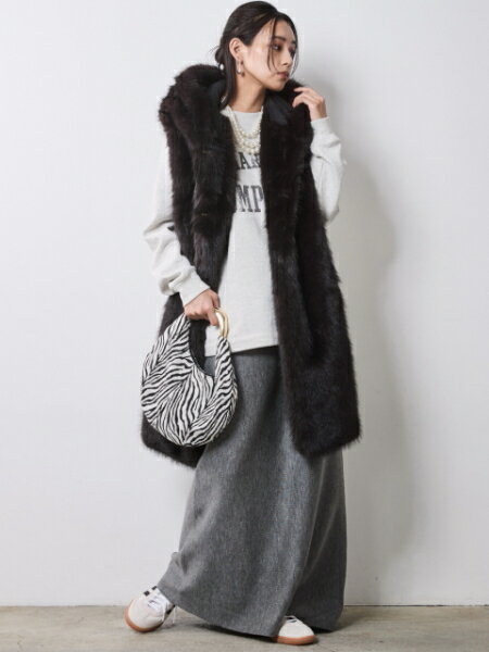 CHIC STYLEの綿100%裏起毛ロゴプリントスウェット<大きいサイズ有>シックスタイルを使ったコーディネートを紹介します。｜Rakuten Fashion(楽天ファッション／旧楽天ブランドアベニュー)7068931