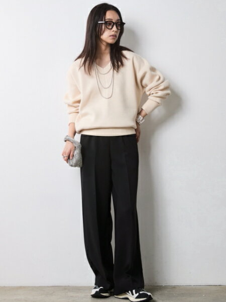 CHIC STYLEのVネックニットプルオーバー<大きいサイズ有>シックスタイルを使ったコーディネートを紹介します。｜Rakuten Fashion(楽天ファッション／旧楽天ブランドアベニュー)7068978