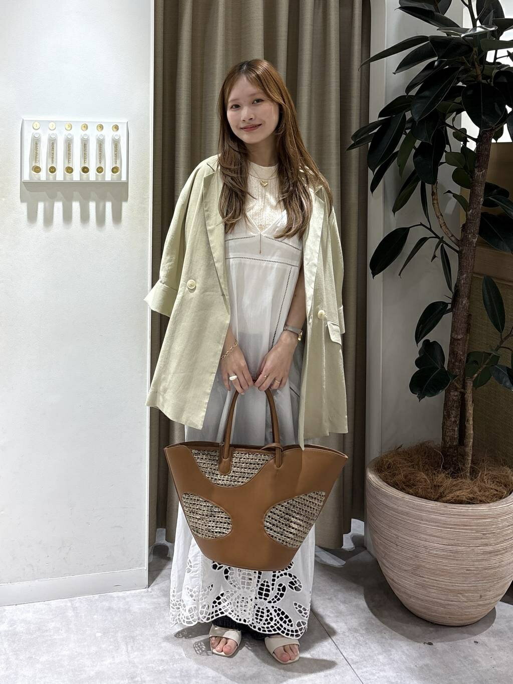 mysty womanのボリュームスリーブテーラージャケットを使ったコーディネートを紹介します。｜Rakuten Fashion(楽天ファッション／旧楽天ブランドアベニュー)7069081