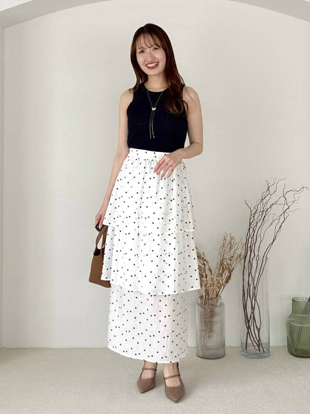 mysty womanの変形編みニットノースリを使ったコーディネートを紹介します。｜Rakuten Fashion(楽天ファッション／旧楽天ブランドアベニュー)7069059