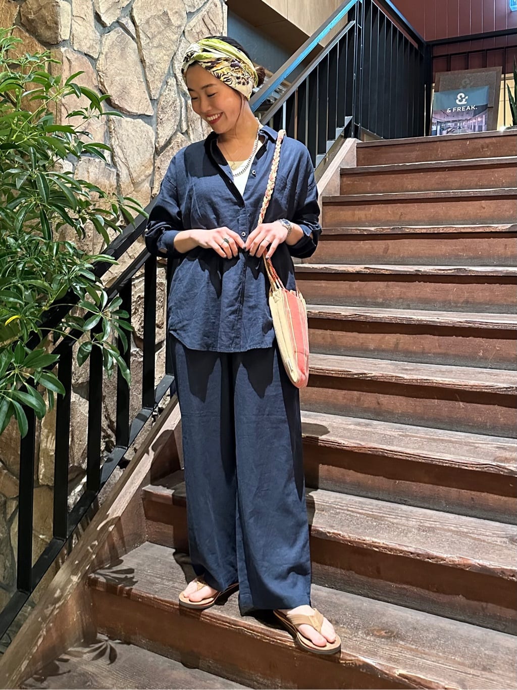 FREAK’S STOREのリネンブレンド シャツ<セットアップ対応>を使ったコーディネートを紹介します。｜Rakuten Fashion(楽天ファッション／旧楽天ブランドアベニュー)7070847