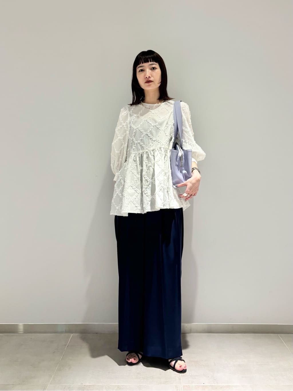 UNITED ARROWS | エンブロイダリー フリル トップス | Rakuten Fashion