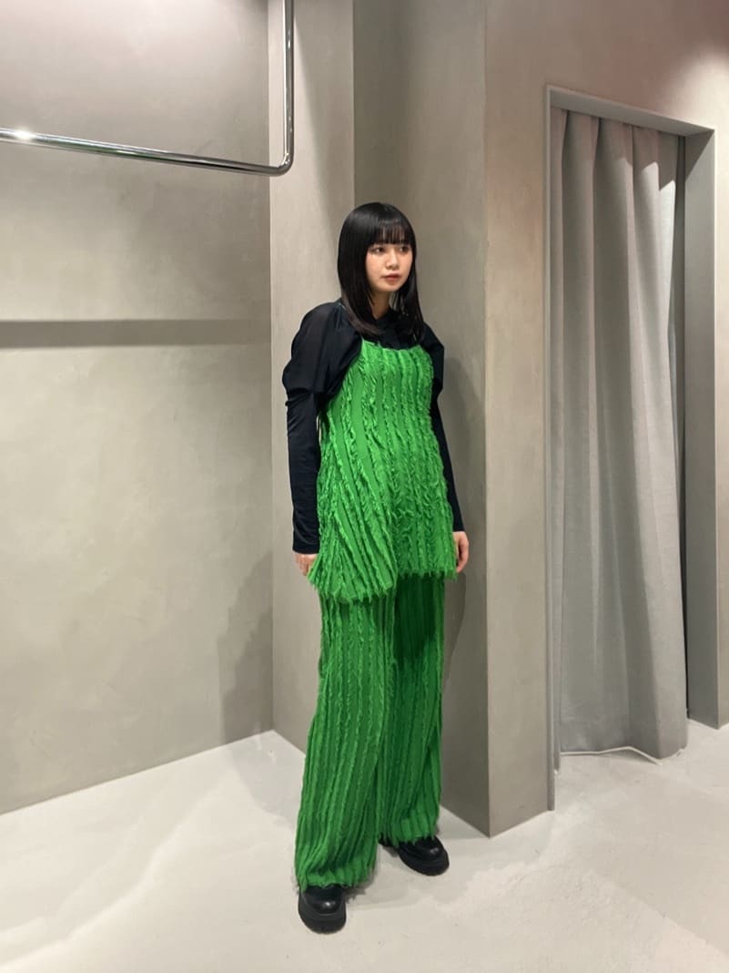 HeRIN.CYEのFringe wide knit pantsを使ったコーディネートを紹介します。｜Rakuten Fashion(楽天ファッション／旧楽天ブランドアベニュー)7072076