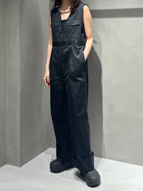 HeRIN.CYEのV neck all in oneを使ったコーディネートを紹介します。｜Rakuten Fashion(楽天ファッション／旧楽天ブランドアベニュー)7072140