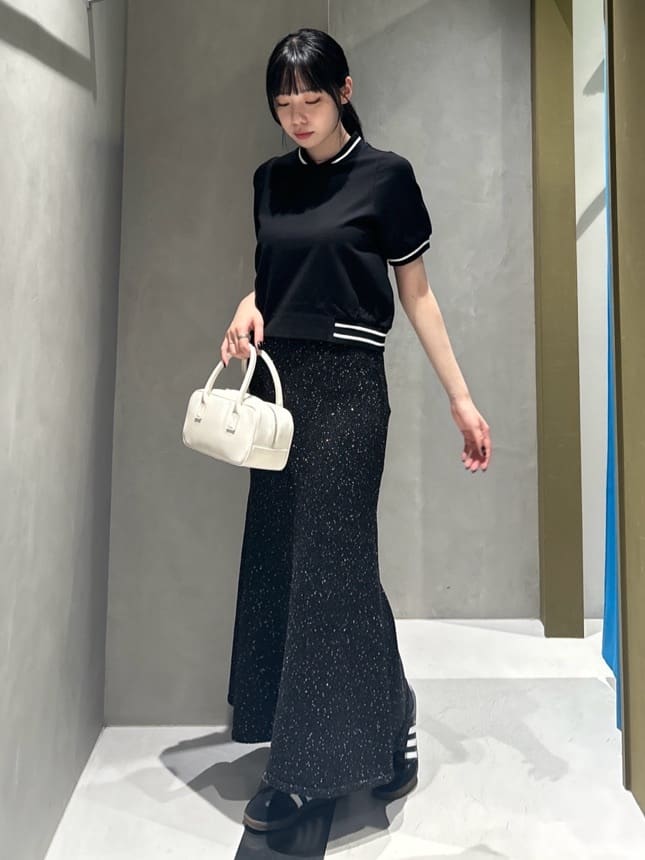 HeRIN.CYEのSpangle knit skirtを使ったコーディネートを紹介します。｜Rakuten Fashion(楽天ファッション／旧楽天ブランドアベニュー)7072261