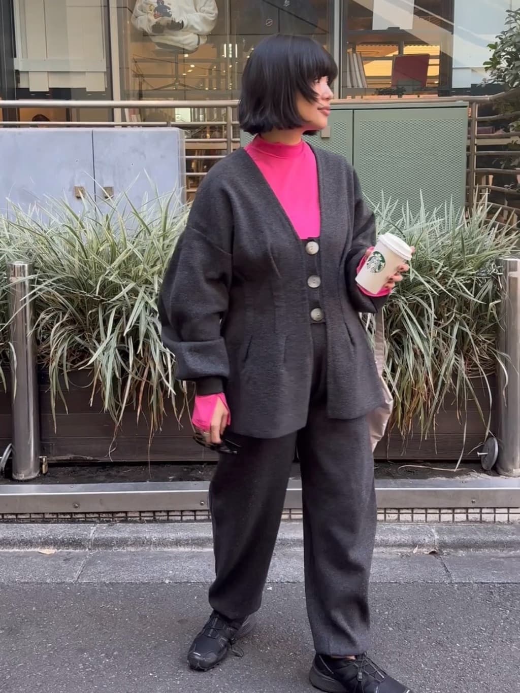 HeRIN.CYEのNep cocoon knit pantsを使ったコーディネートを紹介します。｜Rakuten Fashion(楽天ファッション／旧楽天ブランドアベニュー)7072348