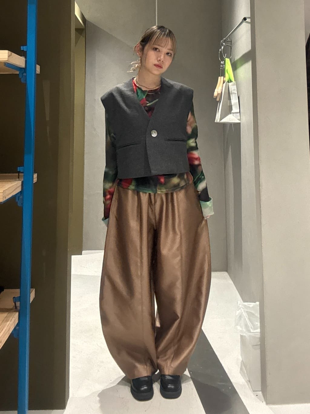 HeRIN.CYEのBox vestを使ったコーディネートを紹介します。｜Rakuten Fashion(楽天ファッション／旧楽天ブランドアベニュー)7072419