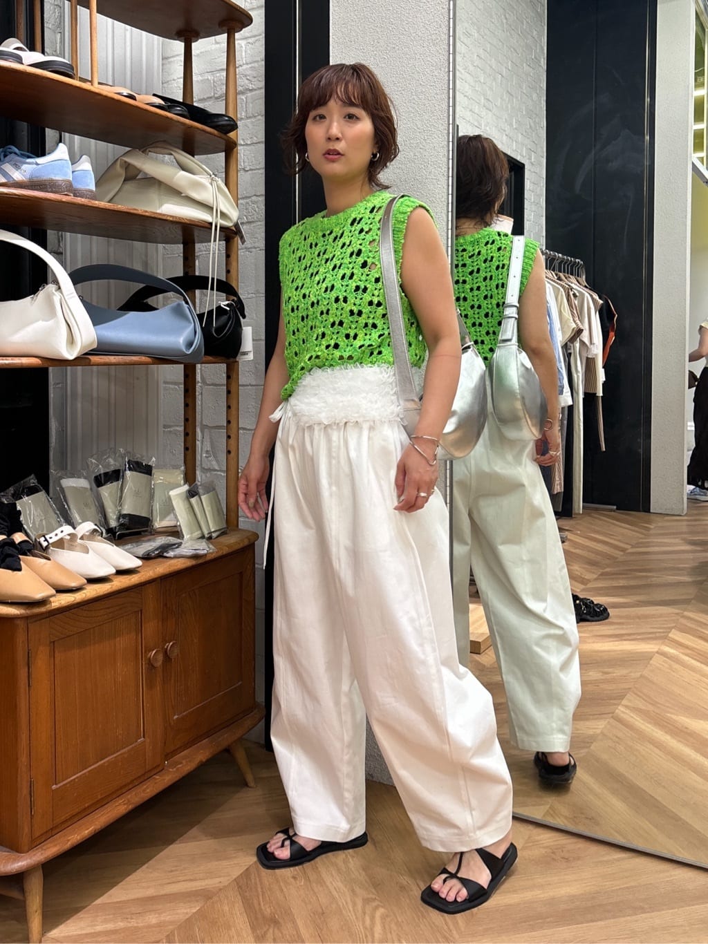 HeRIN.CYEのBalloon hem cut topsを使ったコーディネートを紹介します。｜Rakuten Fashion(楽天ファッション／旧楽天ブランドアベニュー)7072468
