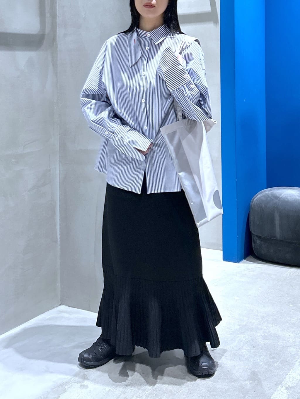 HeRIN.CYEのPleated hem knit skirtを使ったコーディネートを紹介します。｜Rakuten Fashion(楽天ファッション／旧楽天ブランドアベニュー)7072500