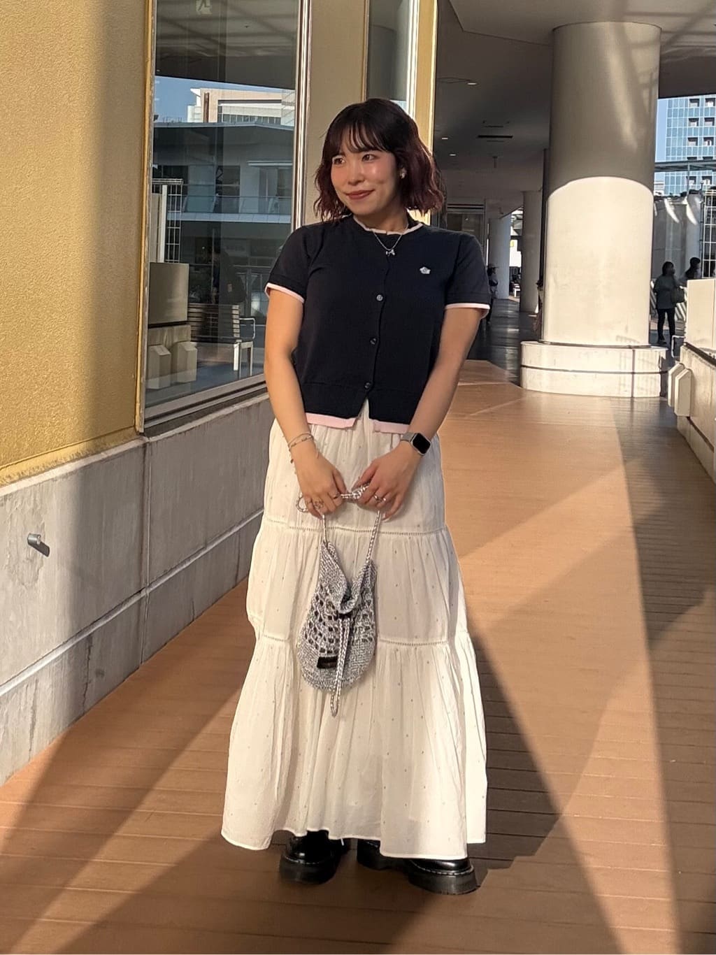 FREAK’S STOREのインド ラメドット はしごレース ティアード マキシスカートを使ったコーディネートを紹介します。｜Rakuten Fashion(楽天ファッション／旧楽天ブランドアベニュー)7075976