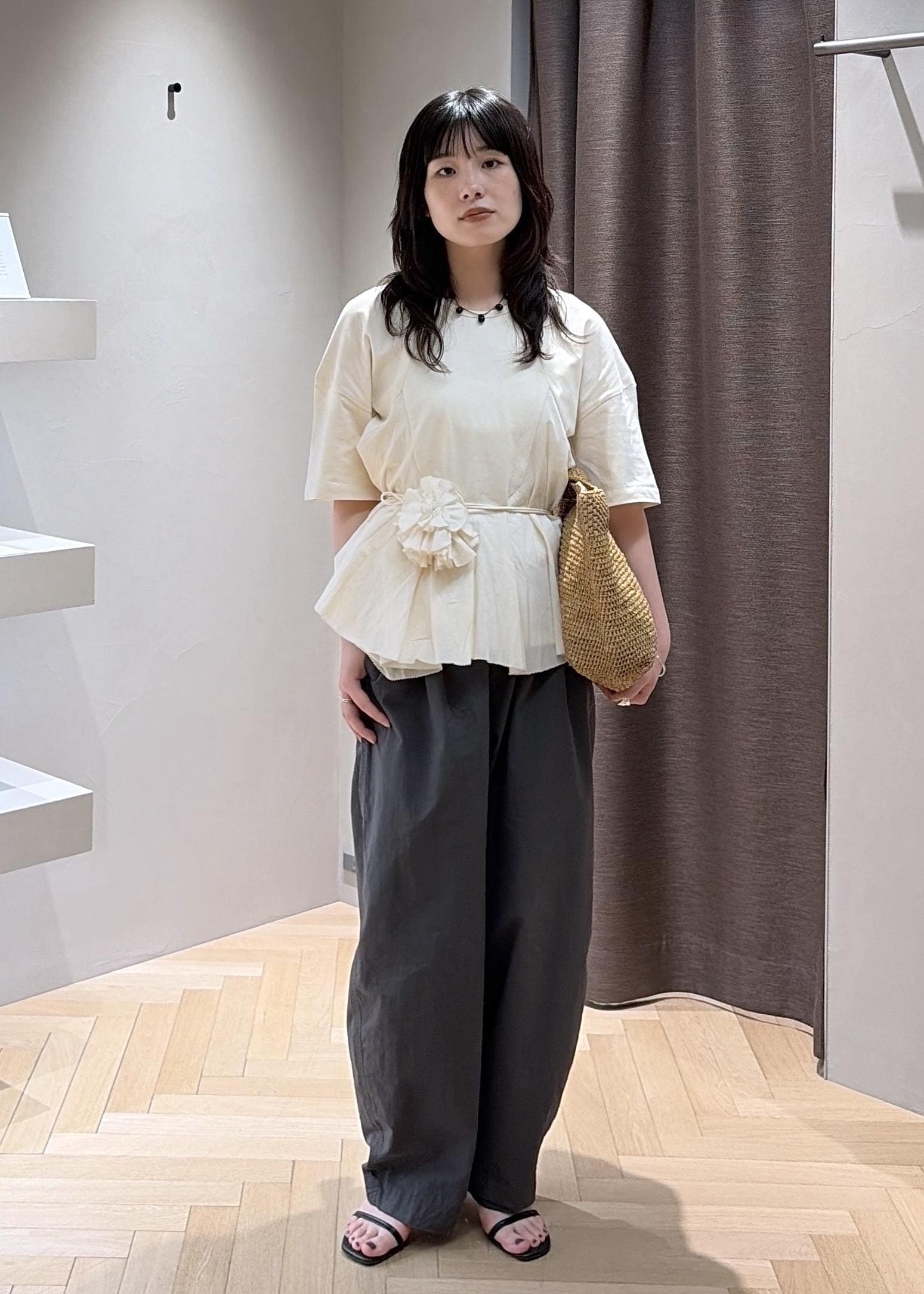 【AAYUSHI（アユーシ） for SALON】別注ペプラムラッフルTシャツ SALON adam et rope' | 【AAYUSHI(アユーシ) for SALON】別注ペプラム