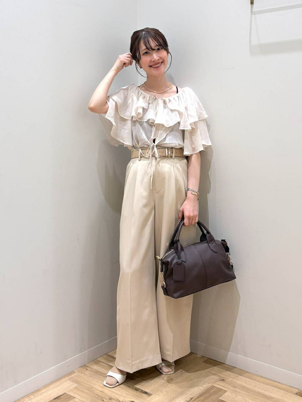 mysty womanのフロントリボン楊柳フリルブラウスを使ったコーディネートを紹介します。｜Rakuten Fashion(楽天ファッション／旧楽天ブランドアベニュー)7083898