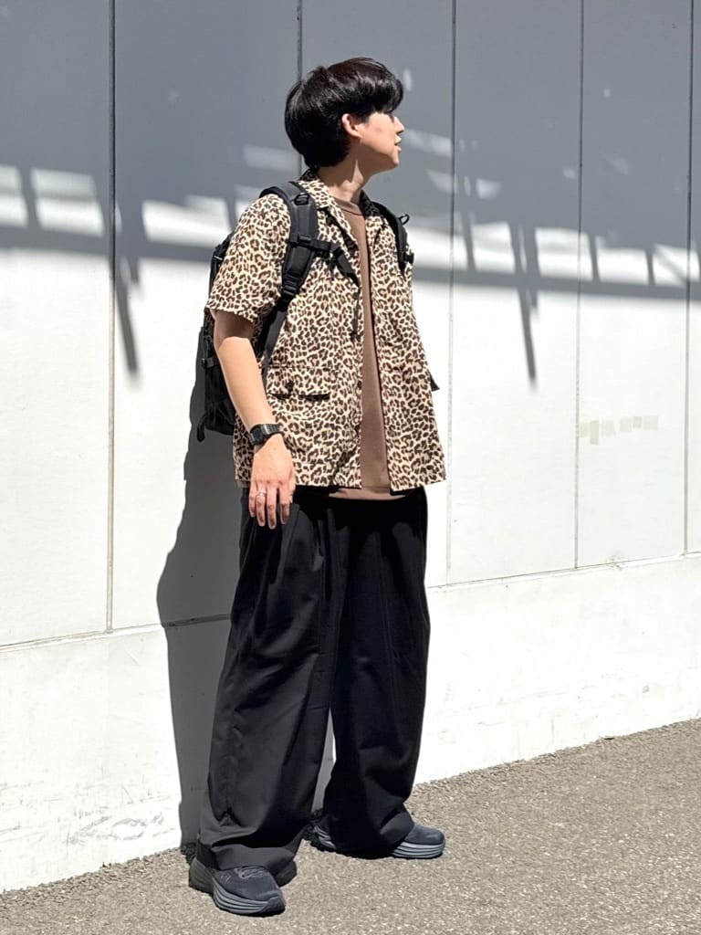 FREAK’S STOREのFREAK'S STORE for BEACH & FES リサイクルナイロン ショートスリーブシャツを使ったコーディネートを紹介します。｜Rakuten Fashion(楽天ファッション／旧楽天ブランドアベニュー)7086767