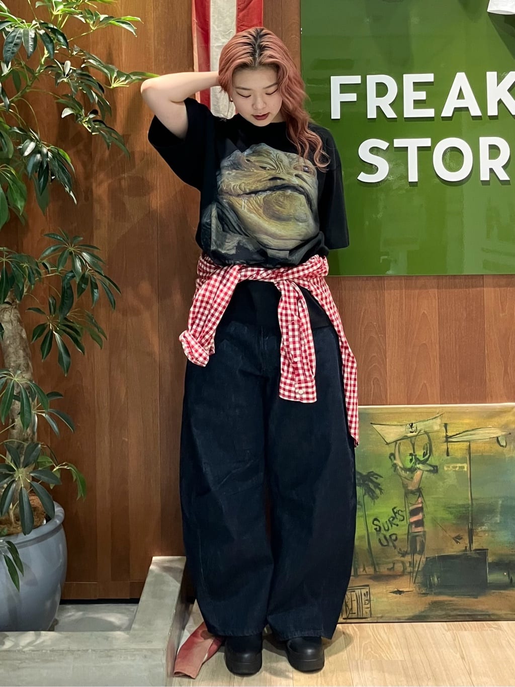 FREAK’S STOREのワイドシルエット カーブデニムパンツ ワンウォッシュ 25AWを使ったコーディネートを紹介します。｜Rakuten Fashion(楽天ファッション／旧楽天ブランドアベニュー)7087039