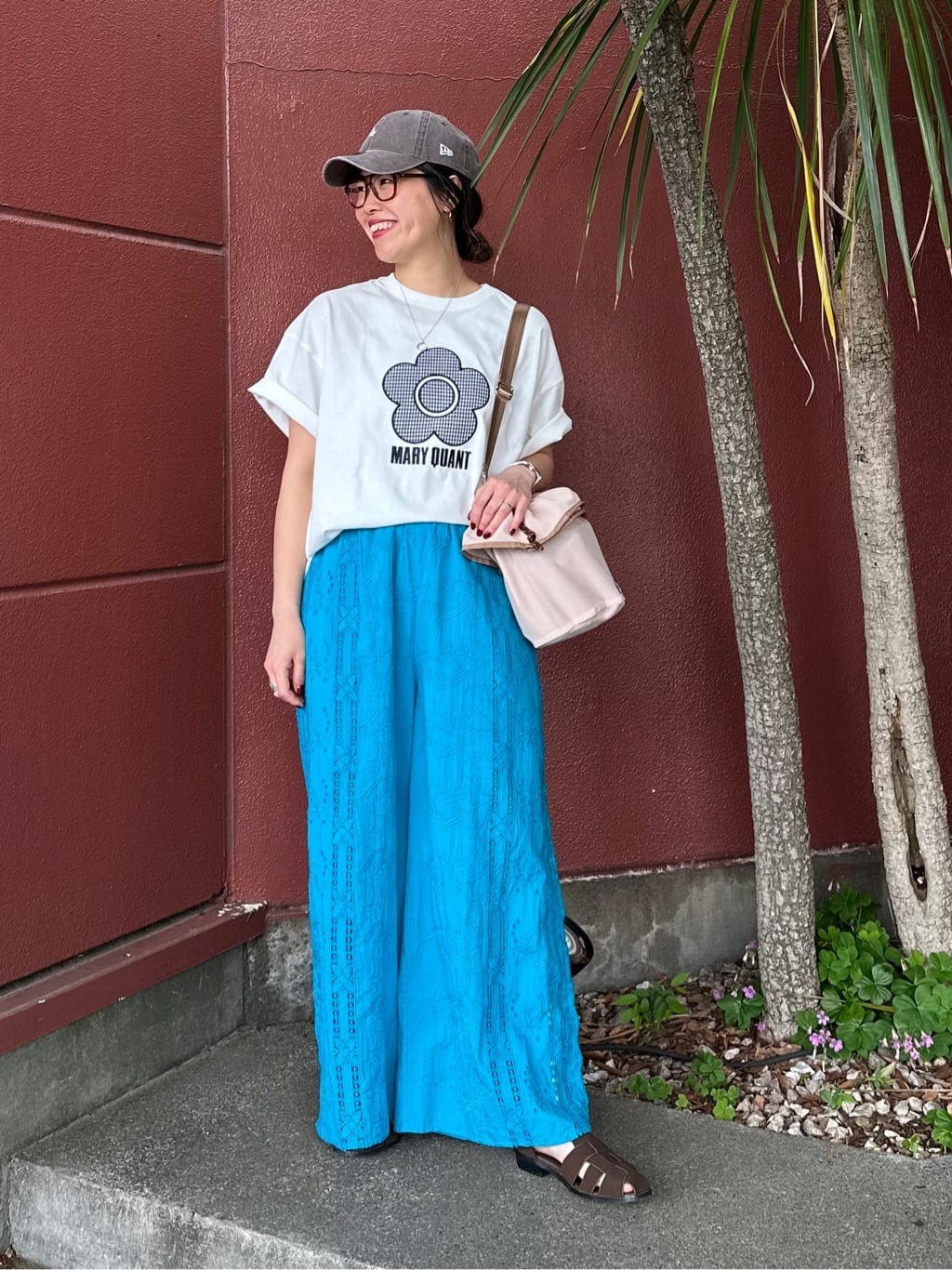 FREAK’S STOREの異素材デイジーアートTシャツ 限定展開を使ったコーディネートを紹介します。｜Rakuten Fashion(楽天ファッション／旧楽天ブランドアベニュー)7090060