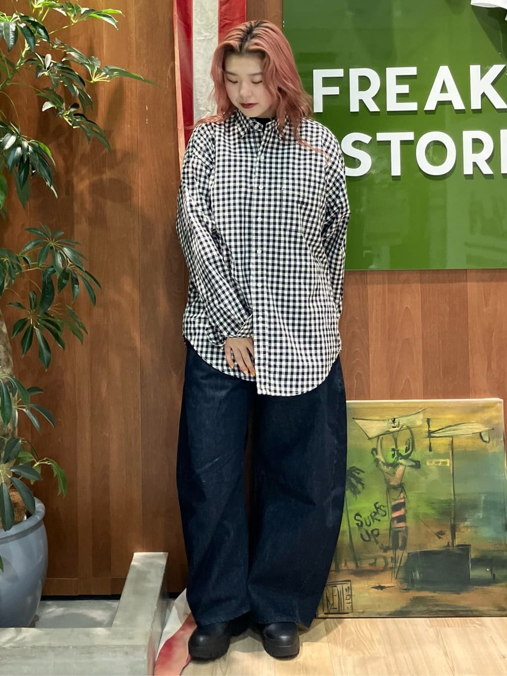 FREAK’S STOREのワンウォッシュ ギンガムチェック ロングスリーブ BDシャツを使ったコーディネートを紹介します。｜Rakuten Fashion(楽天ファッション／旧楽天ブランドアベニュー)7095731