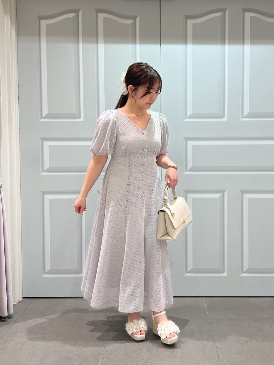 PROPORTION BODY DRESSINGのパフスリーブフロント釦ワンピース 26SSを使ったコーディネートを紹介します。｜Rakuten Fashion(楽天ファッション／旧楽天ブランドアベニュー)7096153