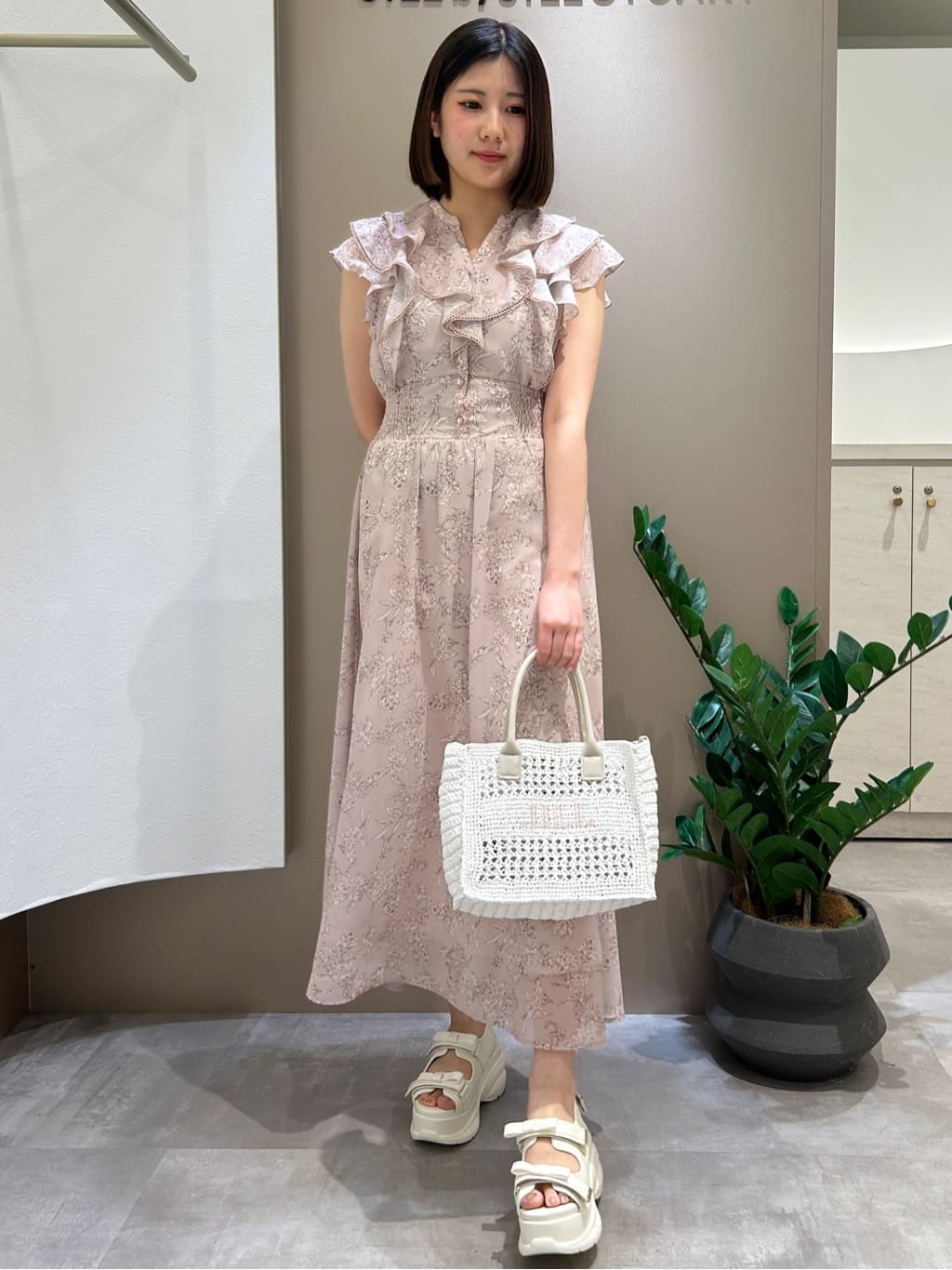 JILL by JILL STUART | フラワープリントラッフルワンピース | Rakuten
