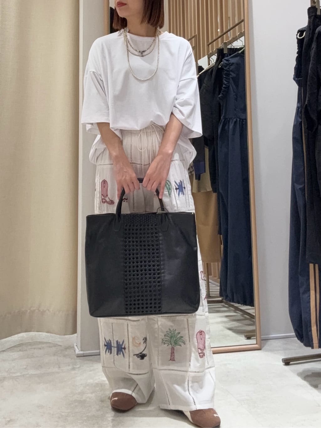 ear PAPILLONNERのセンターメッシュトートバッグL《本革/A4サイズ対応》を使ったコーディネートを紹介します。｜Rakuten Fashion(楽天ファッション／旧楽天ブランドアベニュー)7097368