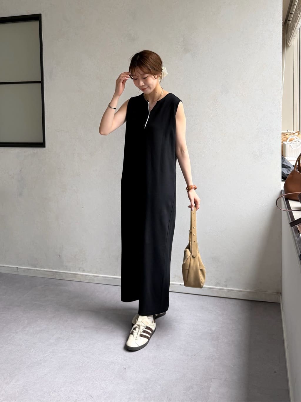 Thevon. | ヘンリーネックカットノースリワンピース | Rakuten Fashion