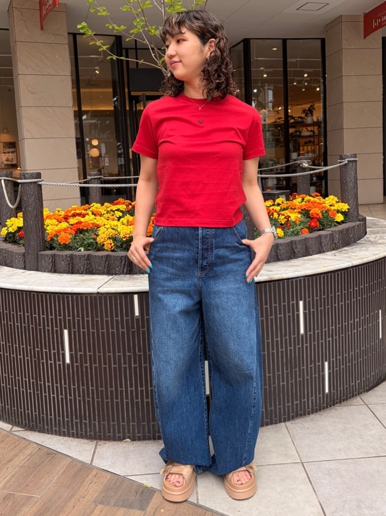 FREAK’S STOREのシンチバックデニムパンツを使ったコーディネートを紹介します。｜Rakuten Fashion(楽天ファッション／旧楽天ブランドアベニュー)7100115