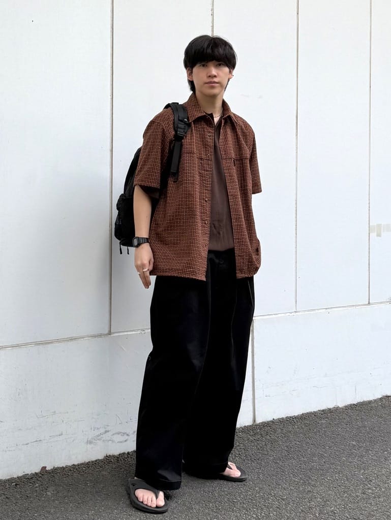 FREAK’S STOREの別注 フィッシングポケット ショートスリーブ シアサッカー スピンドル チェックシャツを使ったコーディネートを紹介します。｜Rakuten Fashion(楽天ファッション／旧楽天ブランドアベニュー)7104942