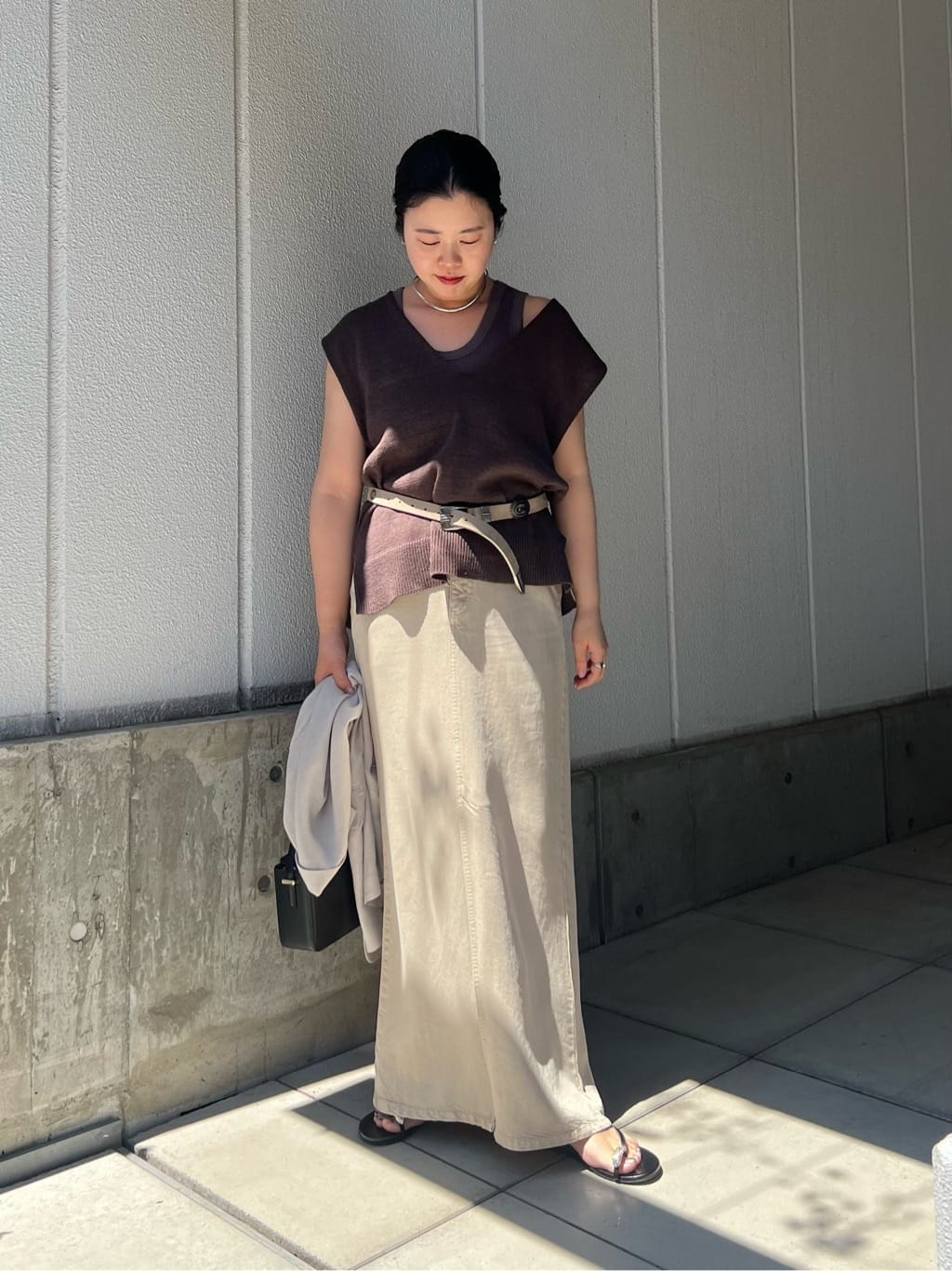 GALLARDAGALANTEのサイドスリットニットを使ったコーディネートを紹介します。｜Rakuten Fashion(楽天ファッション／旧楽天ブランドアベニュー)7105029