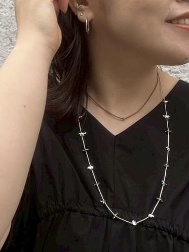 ear PAPILLONNERの《金属アレルギー対応/ステンレス》ワンポイントロープネックレスを使ったコーディネートを紹介します。｜Rakuten Fashion(楽天ファッション／旧楽天ブランドアベニュー)7105789