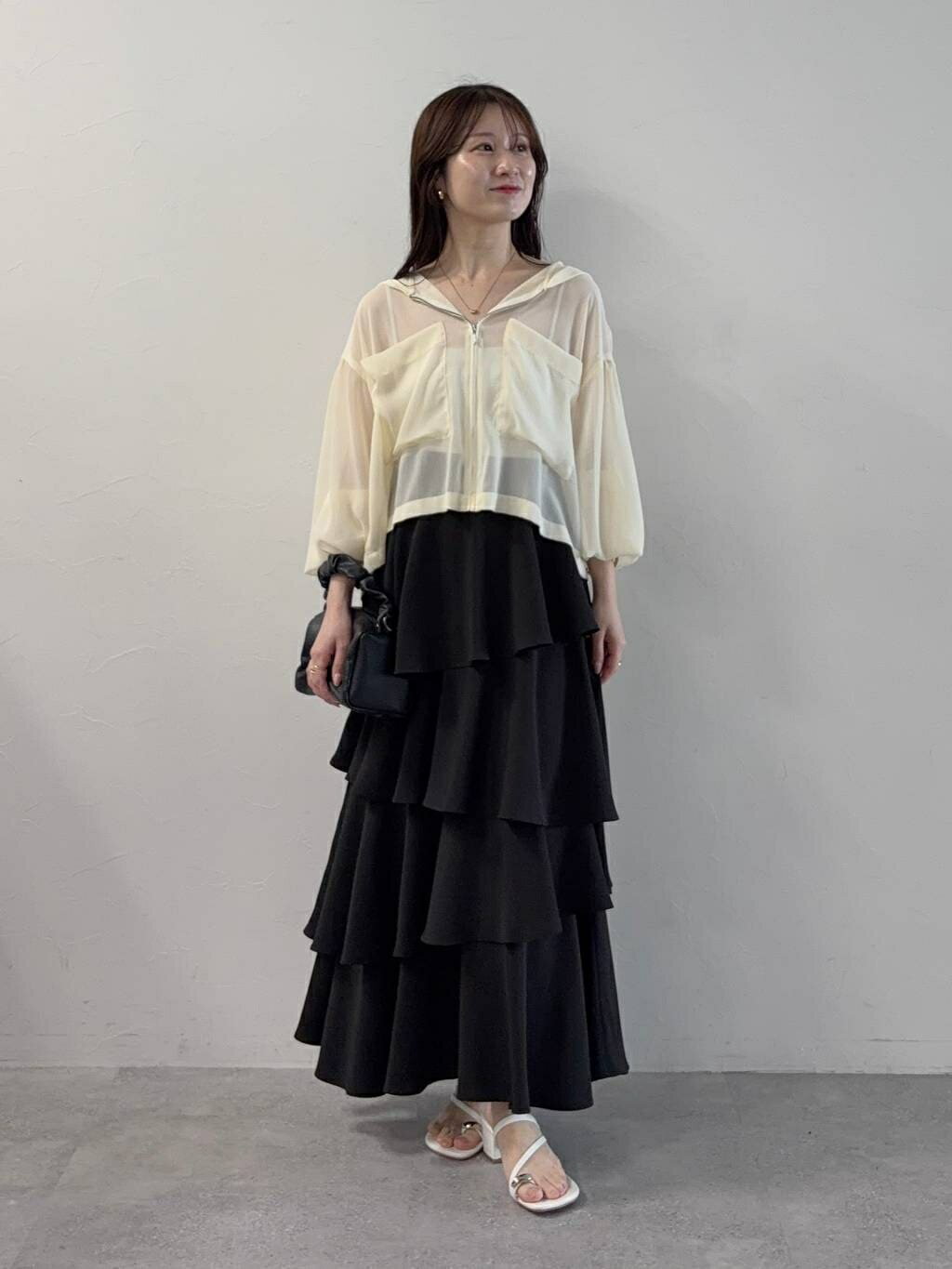 mysty womanの【リバイバル!】楊柳シアーZIPパーカーを使ったコーディネートを紹介します。｜Rakuten Fashion(楽天ファッション／旧楽天ブランドアベニュー)7106751