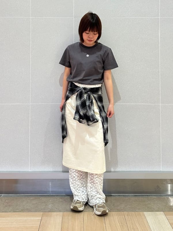 FREAK’S STOREのワンポイント 刺繍 ロゴTシャツ 限定展開を使ったコーディネートを紹介します。｜Rakuten Fashion(楽天ファッション／旧楽天ブランドアベニュー)7109818