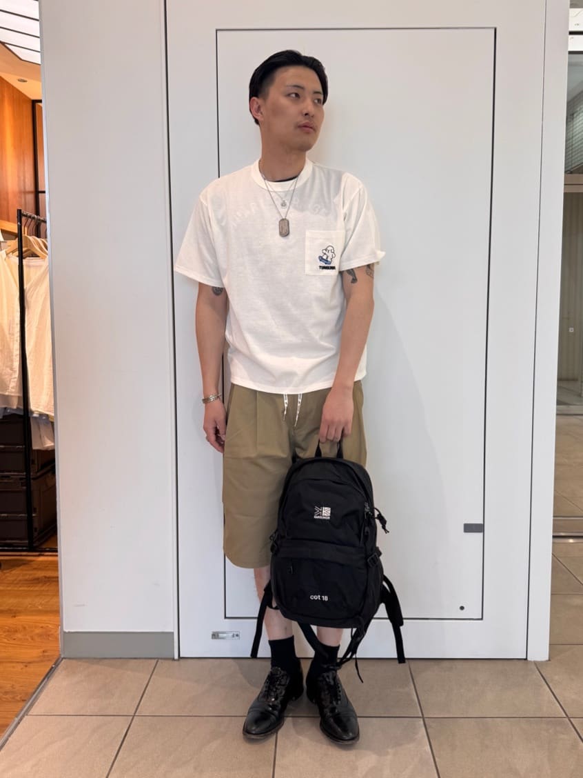 FREAK’S STOREのtombonia/トムボニア バックプリント クルーネック ポケットTシャツ/ニューライフを使ったコーディネートを紹介します。｜Rakuten Fashion(楽天ファッション／旧楽天ブランドアベニュー)7110556