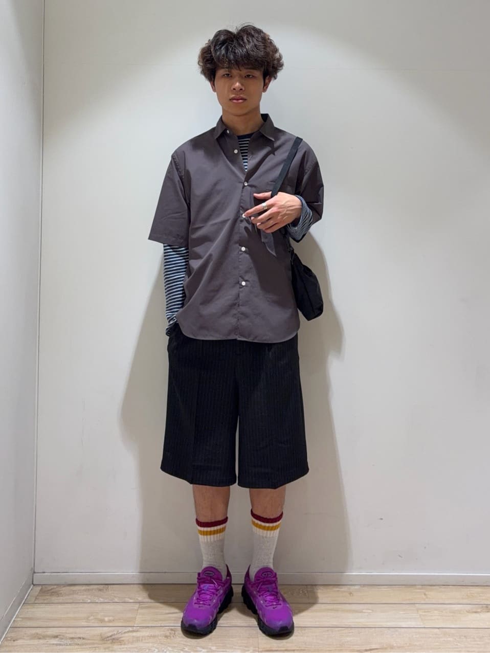 FREAK’S STOREのAIRDRY HIGH TECHYARN 高機能素材 ブロード レギュラーカラーシャツ ショートスリーブ/エアドライ ポリエステル 半袖シャツ/吸水速乾を使ったコーディネートを紹介します。｜Rakuten Fashion(楽天ファッション／旧楽天ブランドアベニュー)7111497