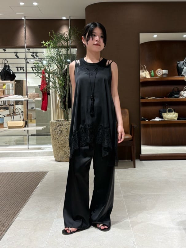 GALLARDAGALANTEの【+1で新鮮コーデ】レースキャミチュニックを使ったコーディネートを紹介します。｜Rakuten Fashion(楽天ファッション／旧楽天ブランドアベニュー)7112122