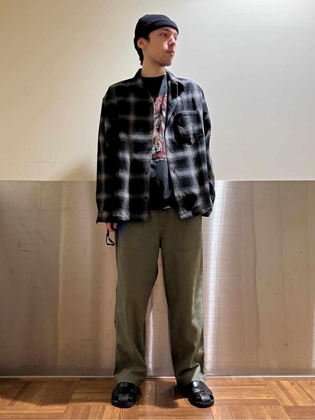 FREAK’S STOREの先染めオンブレチェック シアーシャツを使ったコーディネートを紹介します。｜Rakuten Fashion(楽天ファッション／旧楽天ブランドアベニュー)7112930