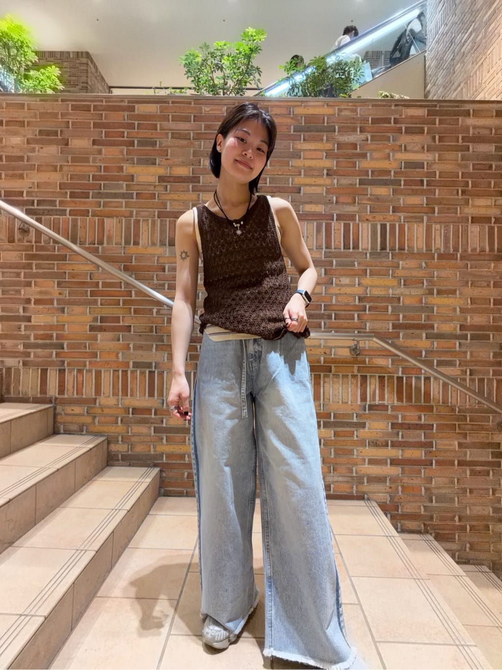 FREAK’S STOREのバギーデニムパンツを使ったコーディネートを紹介します。｜Rakuten Fashion(楽天ファッション／旧楽天ブランドアベニュー)7113056