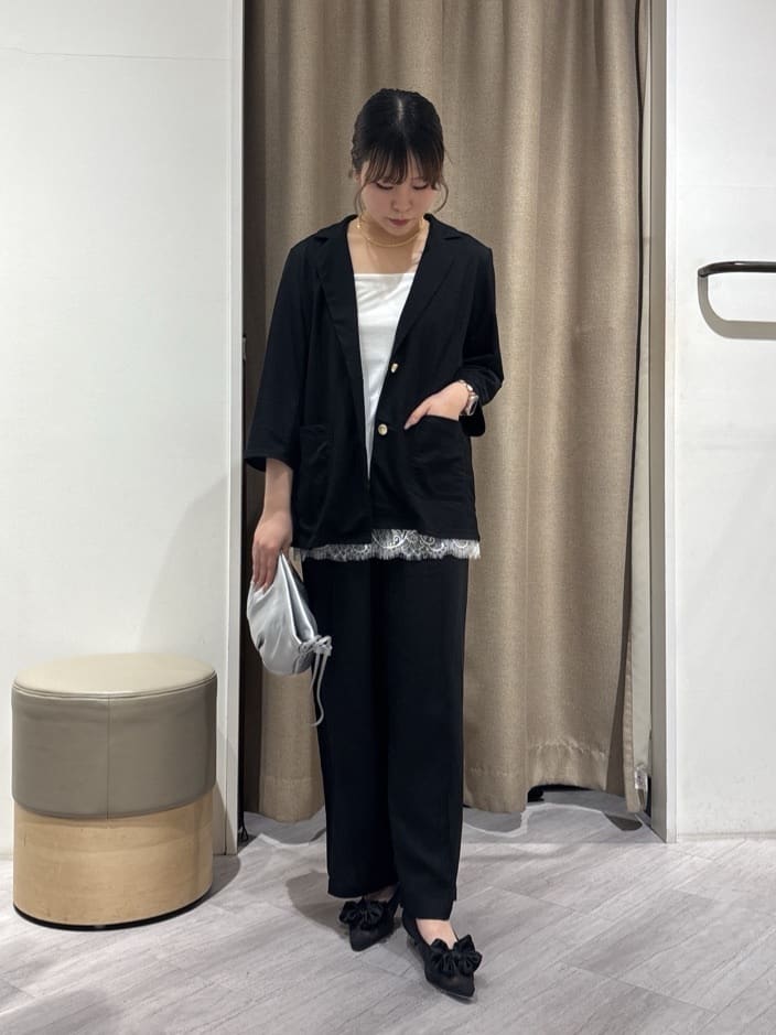 Jena espace merveilleuxのスクエア裾レースタンクを使ったコーディネートを紹介します。｜Rakuten Fashion(楽天ファッション／旧楽天ブランドアベニュー)7113311