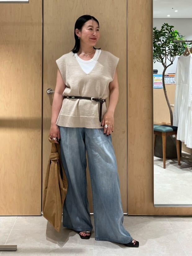 GALLARDAGALANTEのサイドスリットニットを使ったコーディネートを紹介します。｜Rakuten Fashion(楽天ファッション／旧楽天ブランドアベニュー)7114874