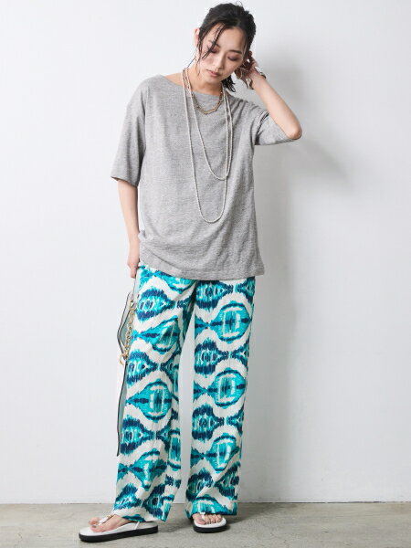 CHIC STYLEの綿100%ボートネックロゴプリントTシャツ<大きいサイズ有>シックスタイルを使ったコーディネートを紹介します。｜Rakuten Fashion(楽天ファッション／旧楽天ブランドアベニュー)7117112