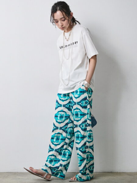 CHIC STYLEの綿100%バックロゴプリントTシャツ<大きいサイズ有>シックスタイルを使ったコーディネートを紹介します。｜Rakuten Fashion(楽天ファッション／旧楽天ブランドアベニュー)7117114
