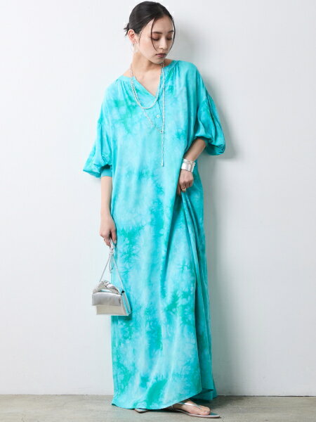 CHIC STYLEのスキッパームラ染ロングワンピース<大きいサイズ有>シックスタイルを使ったコーディネートを紹介します。｜Rakuten Fashion(楽天ファッション／旧楽天ブランドアベニュー)7117117